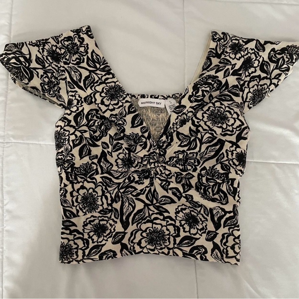 Midnight Sky Black Floral Twist Crop Top